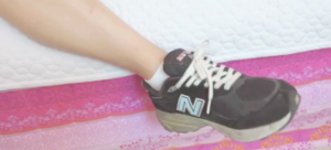 彩琳女神-第一视角运动鞋白棉袜调教你（很真实的调教感觉）-97LZTD-8343291