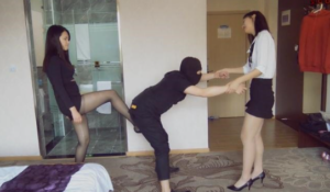 长腿姐妹花狂虐入室歹徒（下）-97LZTD-8344850