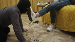 精神小妹慧和彦鞋底踩食物喂食 -97LZTD-8344883