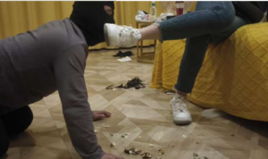 精神小妹慧和彦鞋底踩食物喂食 -97LZTD-8344883