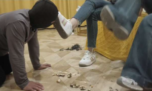 精神小妹慧和彦鞋底踩食物喂食 -97LZTD-8344883