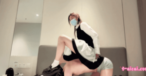 顶美素人全体重的压榨,骑马。断头骑，踩肩，耳光，踹肚子，脚耳光-97LZTD-8345180