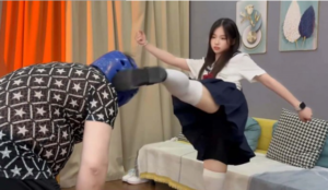 美少女小缘JK残暴踢狗头！踩脖辱骂-97LZTD-8345179