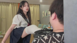 美少女小缘JK残暴踢狗头！踩脖辱骂-97LZTD-8345179