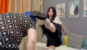 美少女小缘JK残暴踢狗头！踩脖辱骂-97LZTD-8345179