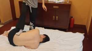 【啦啦啦】素人小灵S的暴力虐裆跳踩-97LZTD-83453873