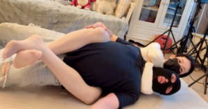 【婉儿原创】白色泳衣白丝长腿绞技体验-97LZTD-834538963