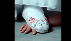 血魔降临（绣花鞋，踩手，踩死） -97LZTD-834539025