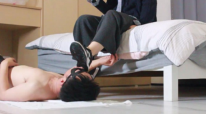 【黑丝诱惑】沐沐女主两双脏鞋底舔干净再用舌头灭烟-97LZTD-83454009