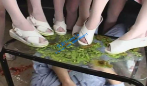 【经典老片】多女群踩脚踏破壊-97LZTD-83454070