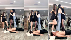 【麋鹿银儿】超级重度版女同接吻高跟踩-物化成地毯座椅工具-97LZTD-83454088