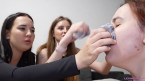 LGF系列第四弹，新女王BEATRICE，闻臭袜子，舔脚-97LZTD-834541450