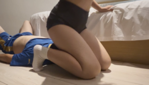 【足下生辉】二次元coser的一次踩踏与坐脸（真实且主动）-97LZTD-8345415433