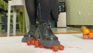 【ToKNai】嗵嗵厚黑+皮鞋践踏变成食物的你-97LZTD-8345415717385