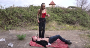 女神户外小白鞋白袜裸足任意践踏奴隶-97LZTD-83454157174516185021112913