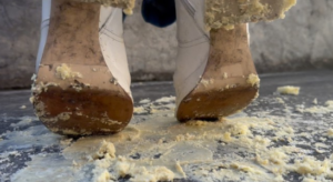 【大美】小CK脏短靴踩蛋糕（春节特辑） -97LZTD-8345415717451618502111294103