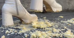 【大美】小CK脏短靴踩蛋糕（春节特辑） -97LZTD-8345415717451618502111294103