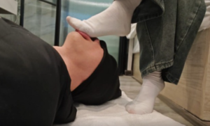 【芋圆】小白鞋白袜裸足调教 -97LZTD-834541571745161850211129412018