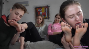 LGF女女1小时大作-双女王臭脚虐玩2条母狗-97LZTD-83454157174516185021112941203110