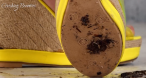 Grace穿黄色碎花裙凉高跟踩脚下煌虫-97LZTDGXFC-000003132702652