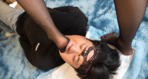 【彼岸花】黑丝玉足深喉，抽插大量唾液-97LZTDGXFC-000003132702691