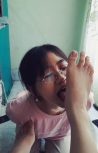 【MaySoles】【自购首发原版】拜我朋友的脚7分钟D-97LZTDGXFC-000003132702442