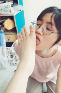 【MaySoles】【自购首发原版】拜我朋友的脚7分钟D-97LZTDGXFC-000003132702442