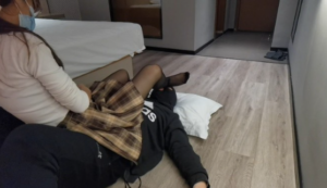 黑丝踩小象舔脚添腿-97LZTDGXFC-000003132702446