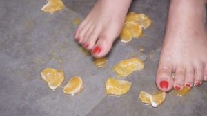 【黑丝诱惑】琪琪浴室间淋浴调教