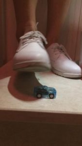 小塑料车的悲催命运