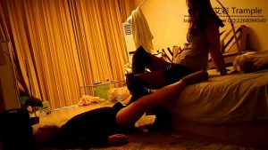 高挑女s金九腿绞手足责