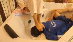 【足下生辉】小雅主人跆拳道浴缸踩踏