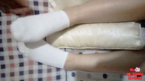 研儿白袜揉脚按摩