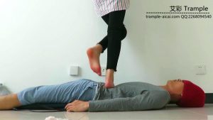 瑶主裸足+棉船袜的诱惑