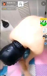 南昌微凉女王TJ夫妻奴，丝袜美脚高跟舔舐侍奉，按摩伺候，全程语言羞辱