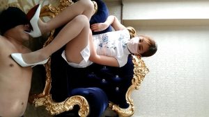 下人用低贱的舌头为贵妇清理鞋底与脚趾