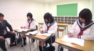 3女主学生装调教老棒子