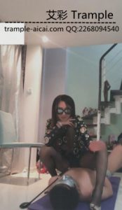 天津叶子女王黑丝调教狗儿子