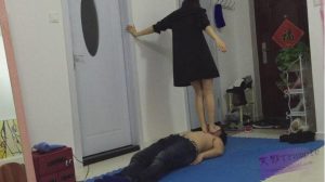 沈阳美妙女主踩狗脸