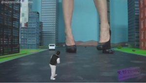 Giant Sexy Babes From Beyond HD双美女踩杀人类虐玩