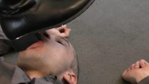 双女主爆踹狗脸长靴爆踹全体重踩脸，推荐