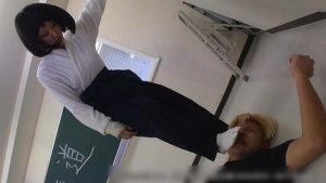 【byd系列新片】KKK050臭脚熏脸超狠踢踩