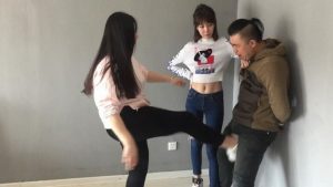 【蛋碎娇娃】悲催的色狼