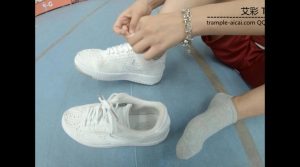 【超级女M】偷拍舔篮球妹臭袜