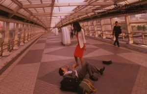 日本电影-理发店主的悲哀-理发师有恋足癖