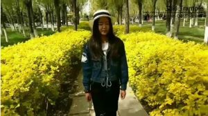 175校园女生初次踩踏尝试