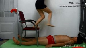 白色高跟踏血无痕