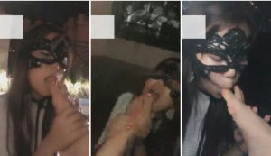 【妆主大大】户外溜母狗惩罚耳光