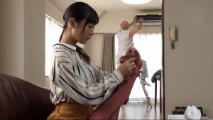 日本！隔壁太太空调坏了找我修没钱只能拿脚抵债