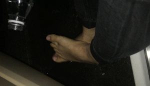 私人订制送小姨子回家在车上玩美足